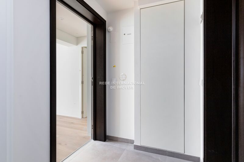 Apartment 2 bedrooms new Campolide Lisboa - terraces, gardens, kitchen, terrace, air conditioning, equipped, garage, parking space, garden, balconies, balcony