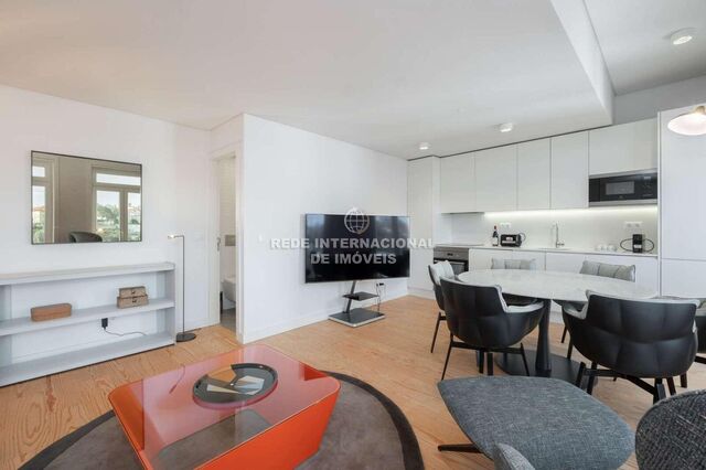 Apartment 3 bedrooms Luxury Santo António Lisboa - store room, garden, kitchen, double glazing, balcony, parking space, furnished, air conditioning, garage