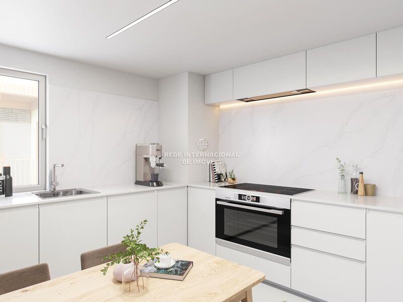 Apartment nouvel T4 Carnaxide Oeiras - solar panels, garden, gated community, gardens, kitchen, air conditioning, garage, fire alarm, terrace, swimming pool, alarm, balcony, store room