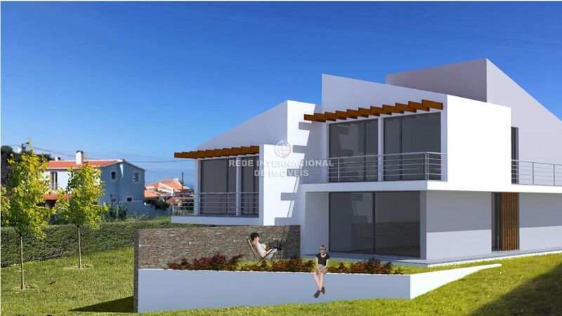 House 3+1 bedrooms Semidetached Colares Sintra - solar panels, double glazing, sea view, air conditioning, balcony