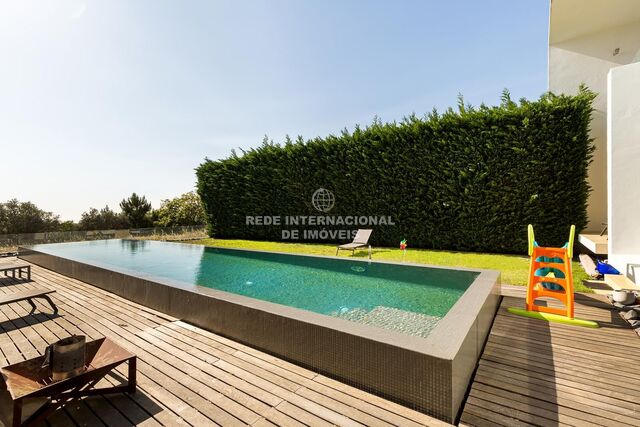 House/Villa 3 bedrooms Castelo Castelo (Sesimbra) - air conditioning, alarm, swimming pool, fireplace