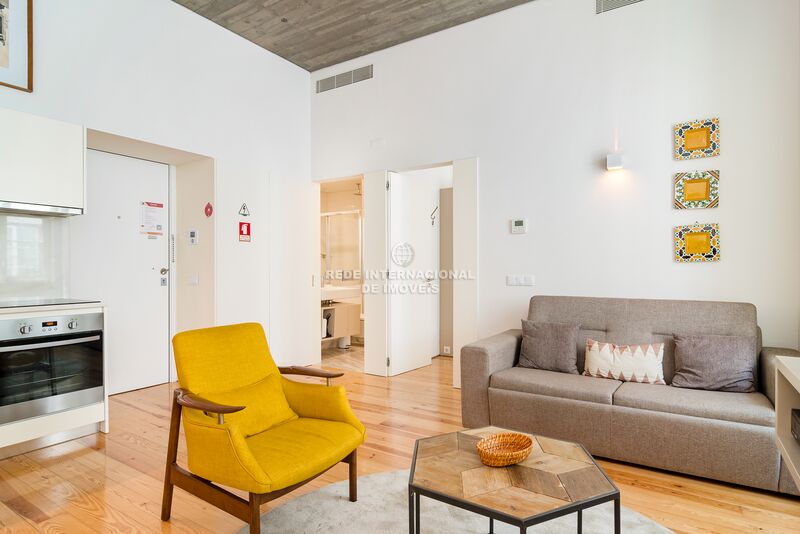 апартаменты T1 Encarnação Lisboa - экипирован, система кондиционирования, экипированная кухня, мебелирован, двойные стекла