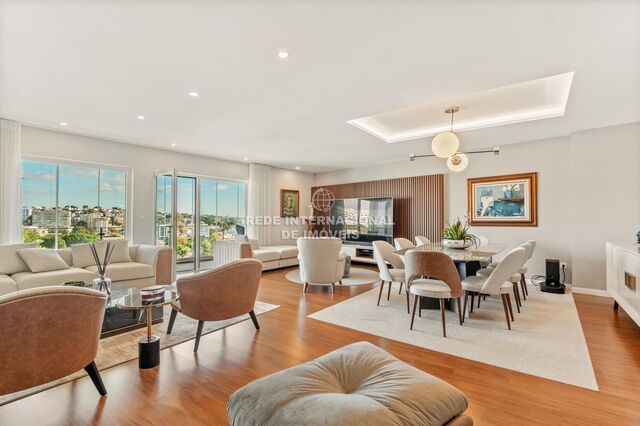 Apartment Modern 4 bedrooms Paço de Arcos Oeiras - balcony, alarm, garage, swimming pool, air conditioning, solar panels, fireplace, playground