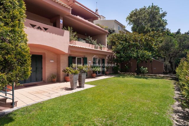 Apartment T3 Duplex sea view Parque Palmela Cascais - gardens, gated community, terrace, garden, alarm, store room, garage, kitchen, sea view, fireplace, swimming pool