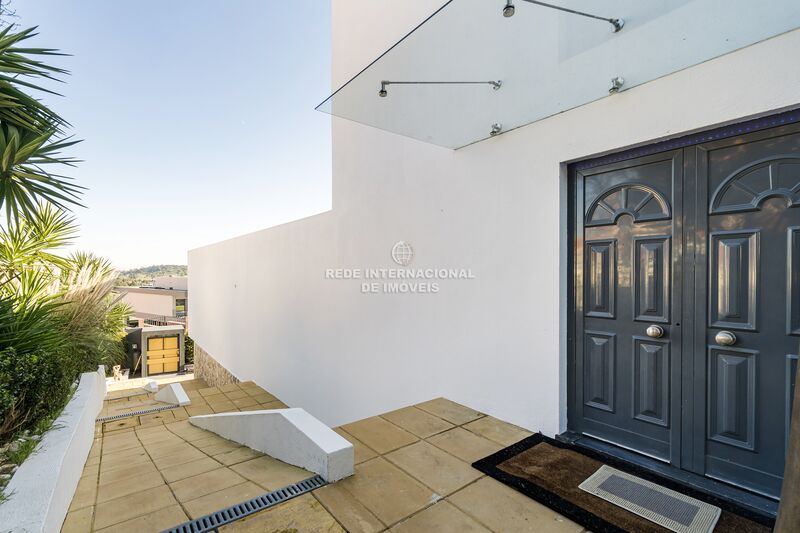 House V4 Modern Barcarena Oeiras - turkish bath, swimming pool, barbecue, solar panels, terrace, garden, store room, double glazing, sauna, automatic irrigation system, garage, equipped kitchen, balcony, plenty of natural light, fireplace, air conditioning