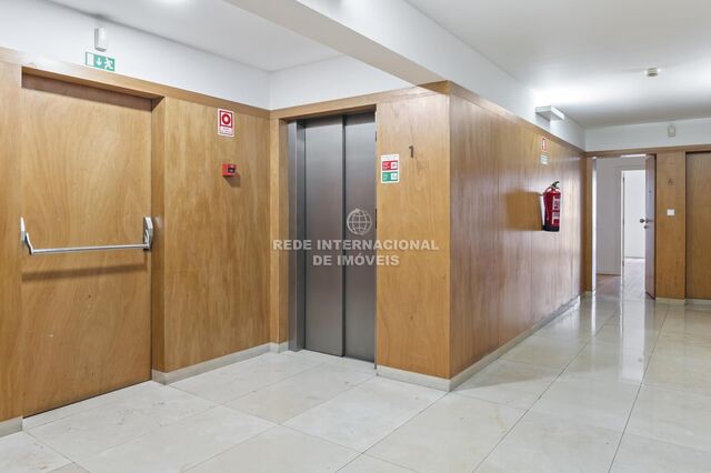 Apartment T1 excellent condition Misericórdia Lisboa - store room, parking space, garage, kitchen, air conditioning