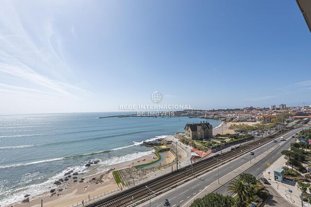 апартаменты T3+1 Duplex в центре Cascais - котел, двойные стекла, звукоизоляция, центральное отопление, термоизоляция, закрытый кондоминиум, подсобное помещение, сауна, сигнализация, турецкая баня, гараж, бассейн, система кондиционирования, сад