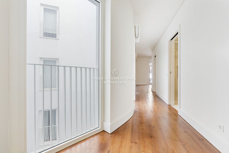 Apartment T2 Lisboa - balcony, thermal insulation, sound insulation, air conditioning, kitchen, garden, garage, swimming pool, parking space, store room, double glazing, terrace
