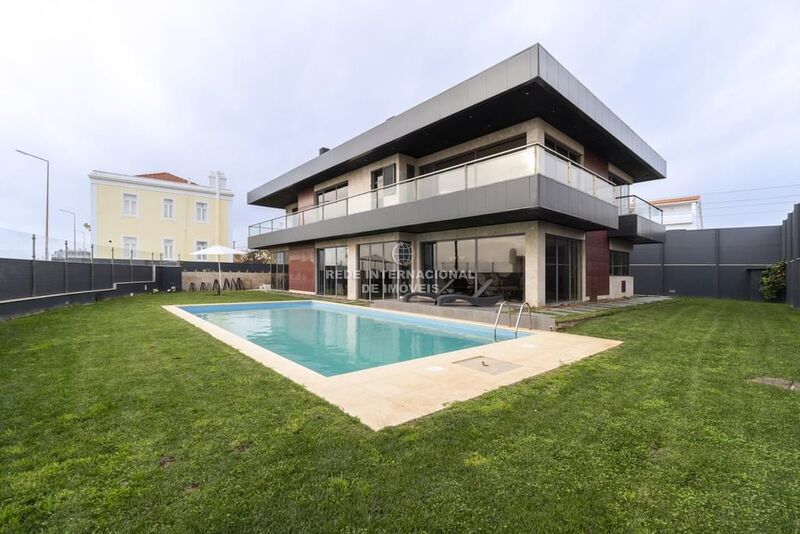 House V6 beach front Estoril Cascais - alarm, central heating, acoustic insulation, double glazing, equipped kitchen, sea view, terrace, garden, garage, store room, fireplace, air conditioning, balcony, swimming pool