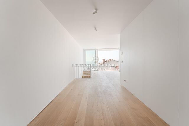 апартаменты Duplex T2 Lapa Lisboa - бассейн, террасы, терраса, система кондиционирования, гараж, сад, завораживающие панорамы, вид на реку