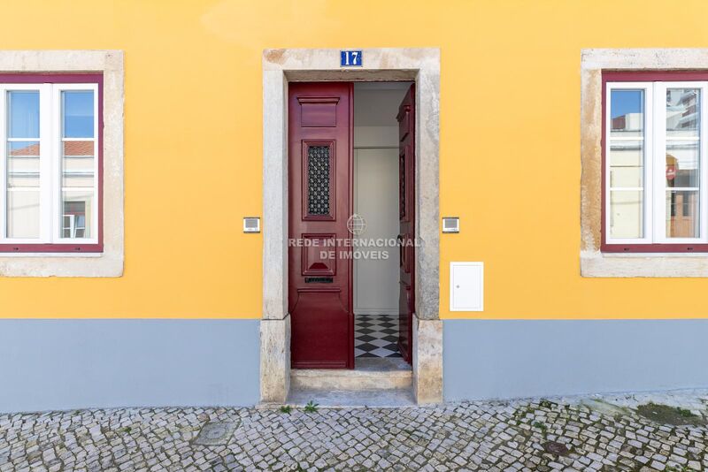 House Refurbished 4 bedrooms Parque das Nações Lisboa - air conditioning, terrace, equipped kitchen, double glazing, heat insulation, acoustic insulation