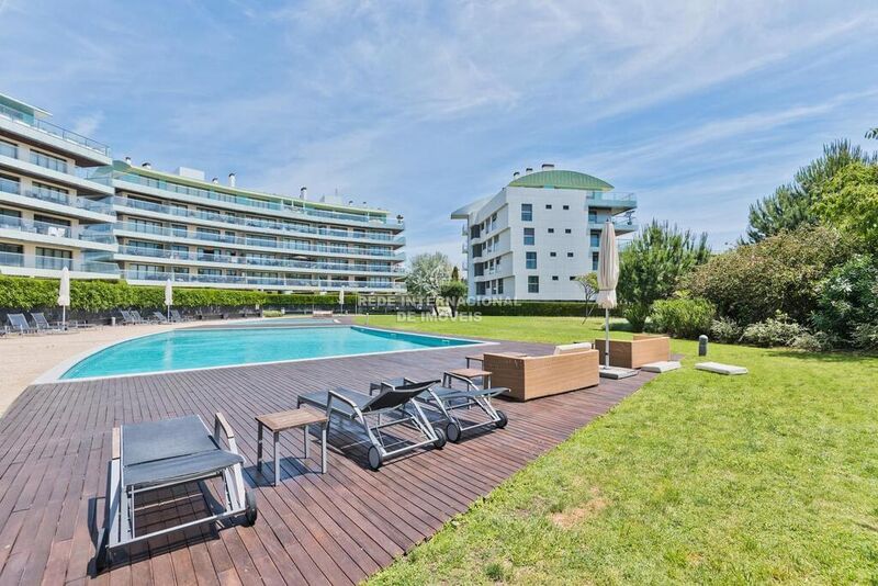 Apartment 2 bedrooms Cascais - central heating, great location, terraces, double glazing, gardens, terrace, turkish bath, playground, swimming pool, garden, balcony, store room, garage, gated community, sauna