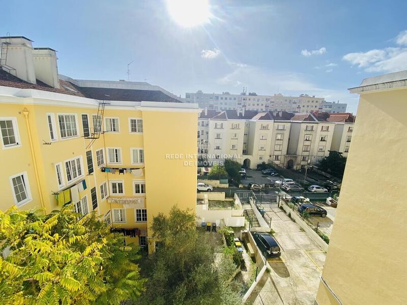 Apartamento T3 Campo de Ourique Lisboa