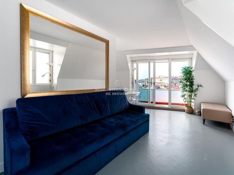 Apartamento Triplex no centro T2 Lisboa - cozinha equipada, terraço, varanda, mobilado, vidros duplos