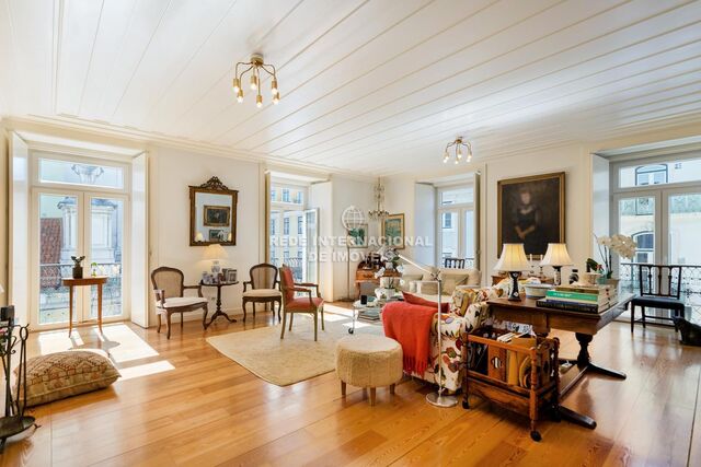 Apartamento T3 Duplex Chiado Encarnação Lisboa - terraço, ar condicionado, lareira, varanda