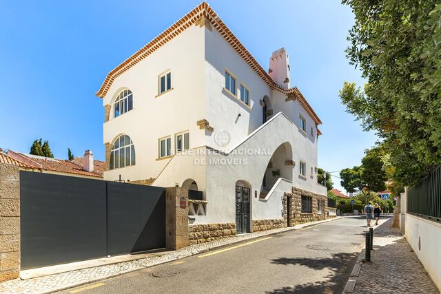 Moradia Remodelada V6 Centro Histórico Cascais - jardim, vista mar, ar condicionado, sótão, alarme, lareira