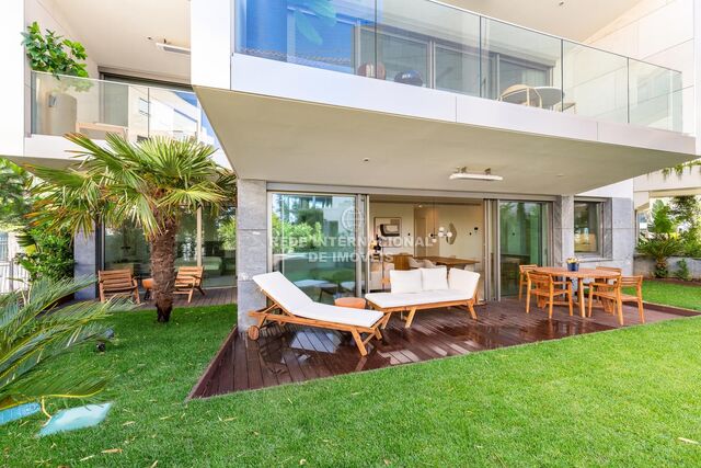 Apartment in the center 2 bedrooms Cascais - equipped, swimming pool, air conditioning, store room, terrace, garden, thermal insulation, radiant floor