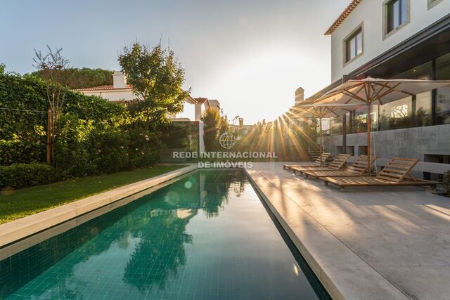 Moradia Antiga junto ao centro V7 Santo Amaro de Oeiras - lareira, terraço, sauna, ar condicionado, piscina, alarme, aquecimento central, jardim, bbq