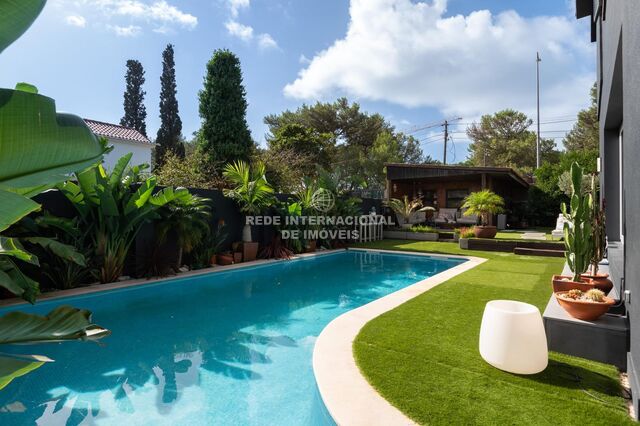 Moradia V5 Renovada Cascais - piscina, garagem, alarme, muita luz natural, terraço, ar condicionado, lareira, jardim