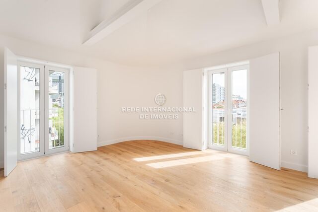 Apartamento novo T3 Campo de Ourique Lisboa - ar condicionado, cozinha equipada