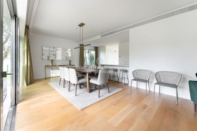 House 3 bedrooms Quinta da Marinha Cascais - store room, garage, garden, swimming pool, terrace, gardens, barbecue, air conditioning