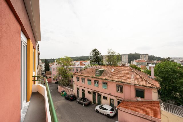 Apartment T2 Alto dos Moinhos São Domingos de Benfica Lisboa - ,