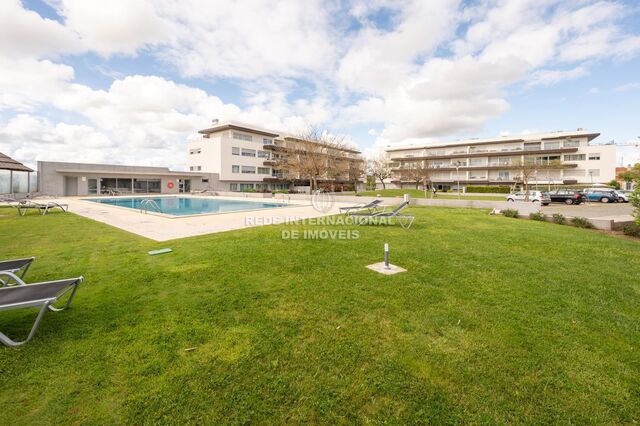 Apartamento T3 Cacilhas de Oeiras - jardim, terraço, ar condicionado, piscina, condomínio privado