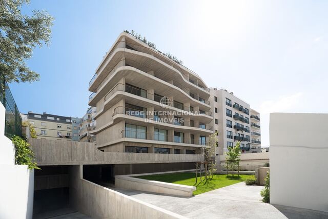 Apartment T4 Lisboa - garden, balconies, balcony, garage, air conditioning, double glazing, store room