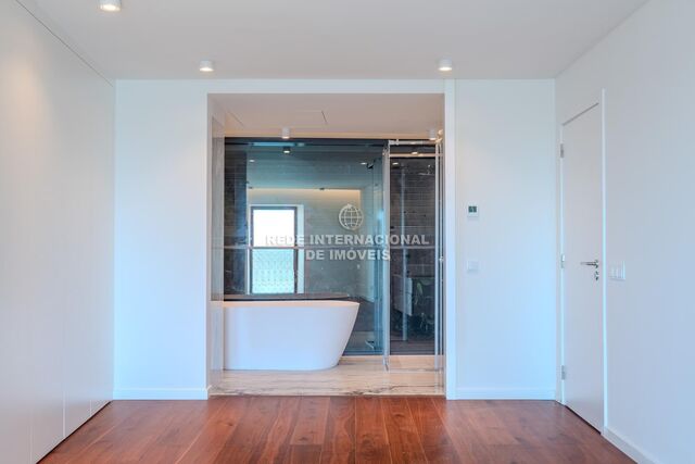 Apartment T3 Paço de Arcos Oeiras - air conditioning, garden, balcony, sea view, great location, balconies, terrace, swimming pool