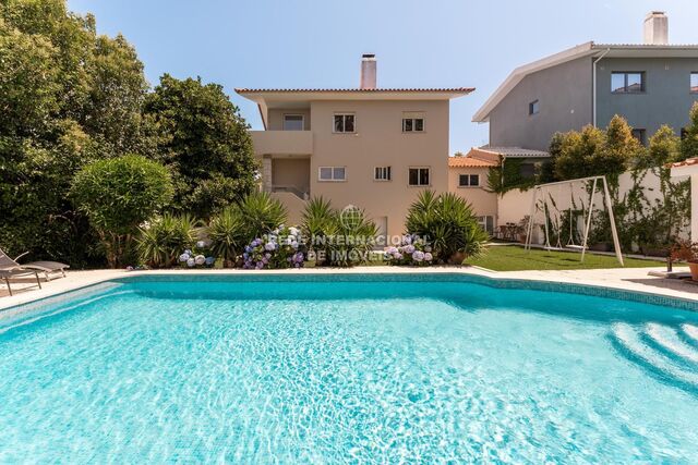 Moradia nova no centro V4 Bairro do Rosário Cascais - piscina, jardins, garagem, cozinha equipada
