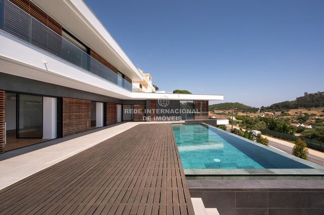 House 4 bedrooms Luxury Castelo Castelo (Sesimbra) - garage, air conditioning, alarm, swimming pool, sea view