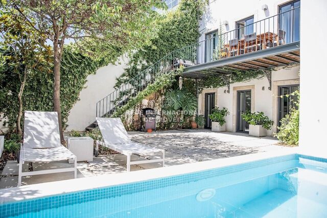 House V6 Renovated Estrela Lisboa - balcony, garden, swimming pool, air conditioning, alarm, green areas, equipped kitchen, gardens, garage
