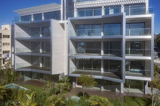 Apartment 2 bedrooms new in the center Cascais - balcony, air conditioning, solar panels, kitchen, garage, great location, store room, sea view