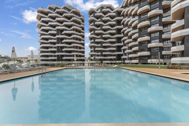 Apartment Luxury T1 Parque das Nações Lisboa - great location, air conditioning, swimming pool, garden, balcony, store room