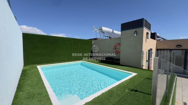 Apartamento Moderno no centro T2 Loures - bbq, ar condicionado, varanda, piscina, garagem, terraço, 5º andar, alarme, piso radiante, painéis solares