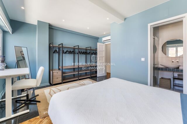 Apartment 2 bedrooms Refurbished Santa Engrácia Lisboa - double glazing, furnished, air conditioning, balcony