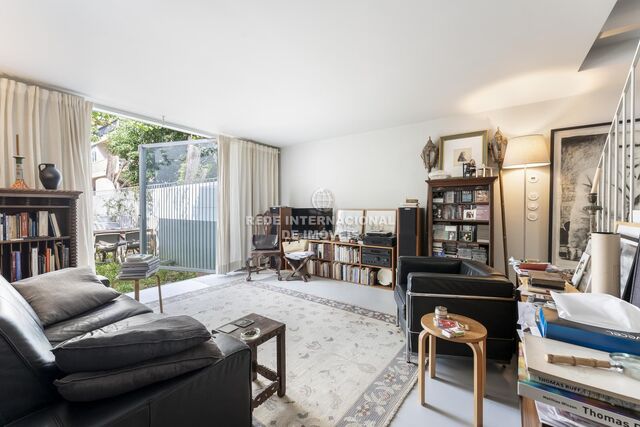 House Renovated V3 Lisboa - garden, alarm, garage, terrace, equipped kitchen, store room