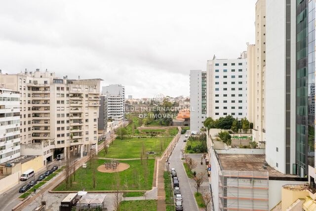 Apartment 1 bedrooms Renovated Campolide Lisboa - parking lot, air conditioning, balcony