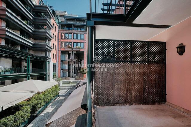 Apartment Triplex in the center T3 Amoreiras Campolide Lisboa - terraces, alarm, air conditioning, garden, garage, terrace, store room, fireplace