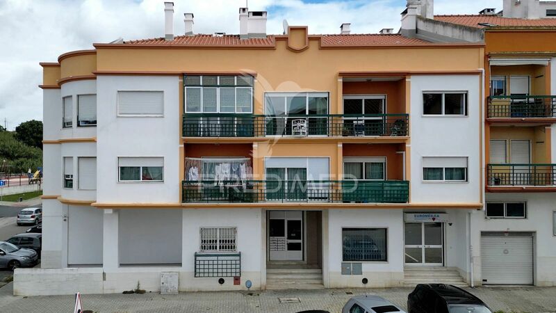 Apartamento T3 Rio de Mouro Sintra - varanda, sótão, cozinha equipada, garagem