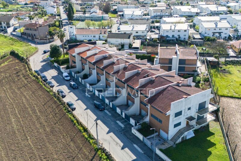 Casa V4 Palmeira Braga - painel solar, ar condicionado