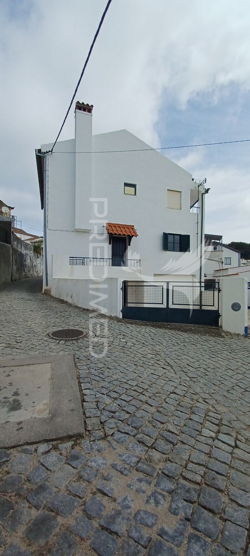 House 4 bedrooms Portalegre - balcony, garage