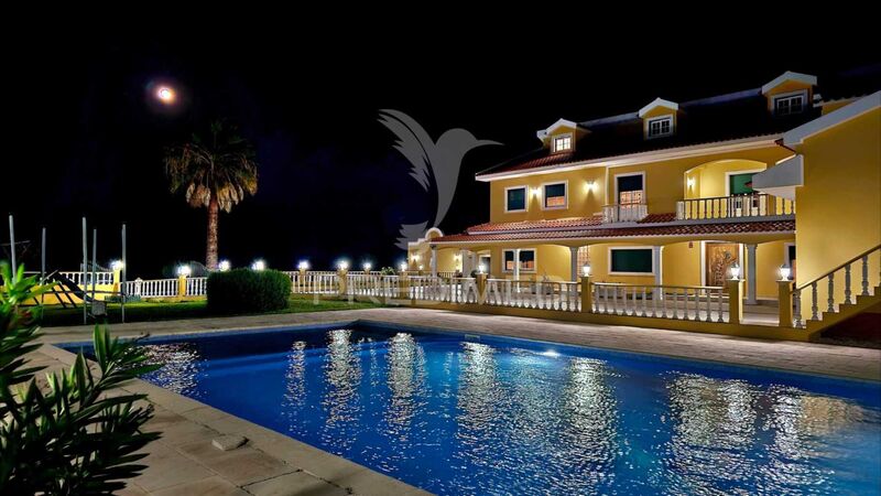 Farm V5 with house Aveiras de Cima Azambuja - water hole, equipped, alarm, excellent access, swimming pool, central heating, garage, electricity, barbecue, water, heat insulation, attic, air conditioning