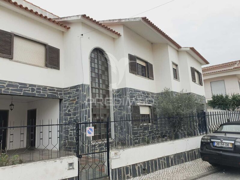 House 5 bedrooms in the center Torres Vedras - balcony, boiler, fireplace, terrace, garden, garage