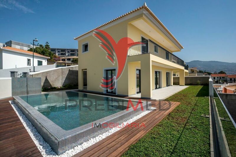 House 3 bedrooms Isolated São Martinho Funchal - balcony, quiet area, garage, swimming pool