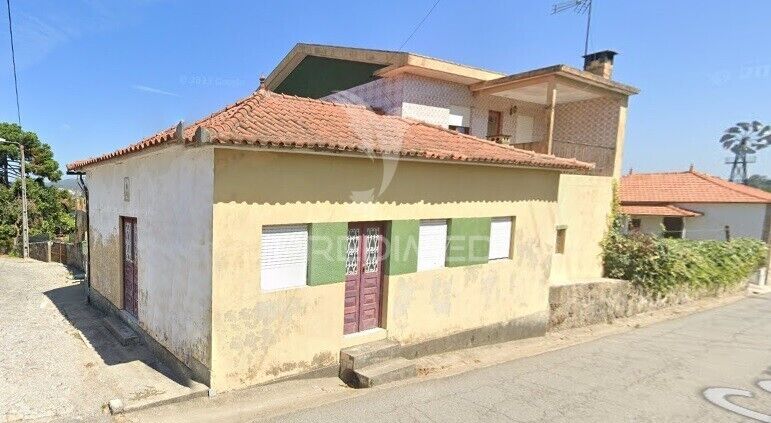 Moradia V3 Vila Nova de Famalicão - jardim, garagem, varandas