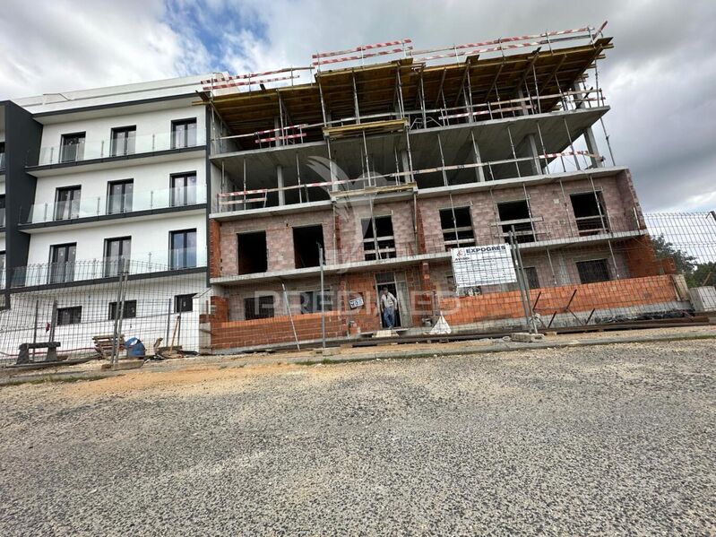 Apartamento em construção T3 São Salvador Santarém - arrecadação