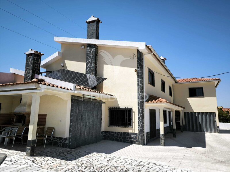 Casa V4 en excelente estado Quinta do Conde Sesimbra - chimenea, jardín, piscina, doble acristalamiento, amueblado, calefacción central, barbacoa