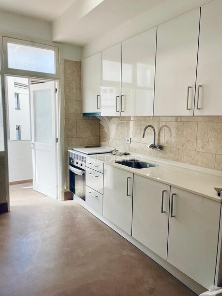 Apartamento T2 Renovado no Centro do Funchal - Ilha da Madeira