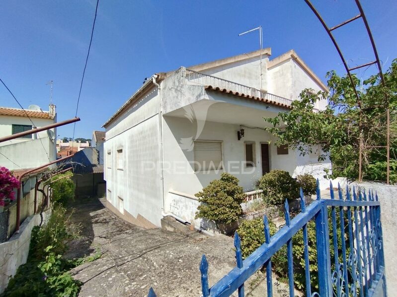 Villa V6 Almada - backyard, swimming pool, garage
